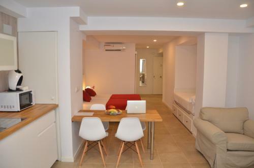 Hostal City Suites Apartments