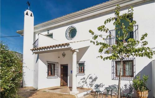 Five-bedroom Holiday Home In Zagrilla Baja