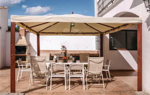 Five-bedroom Holiday Home In Zagrilla Baja
