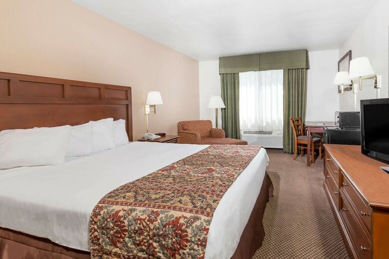 Hotel Baymont Inn And Suites Yreka