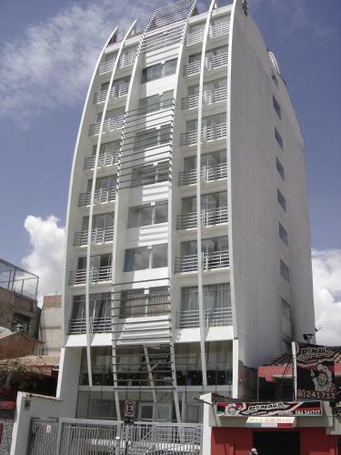 Los Nogales Apartments