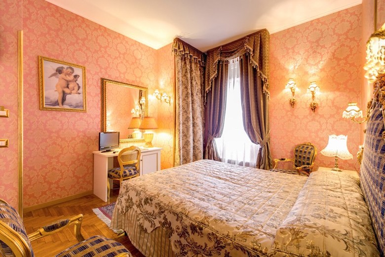 Hotel Romance
