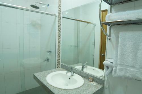 �guila Dorada Selva Hotel