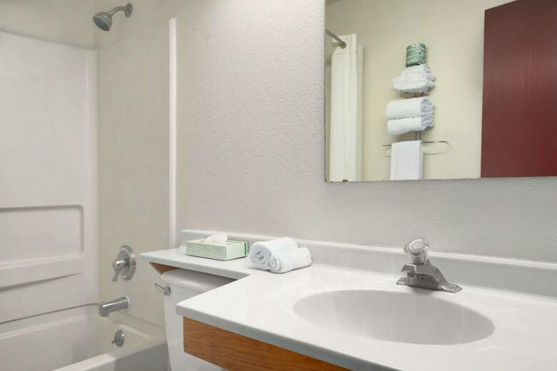 Hotel Super 8 Canton/livonia Area