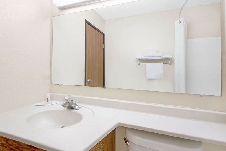 Hotel Super 8 Kent/akron Area