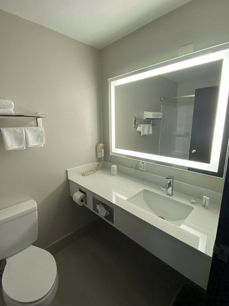 Hotel Super 8 Oshkosh Airport
