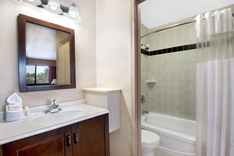 Hotel Howard Johnson Inn Red Deer