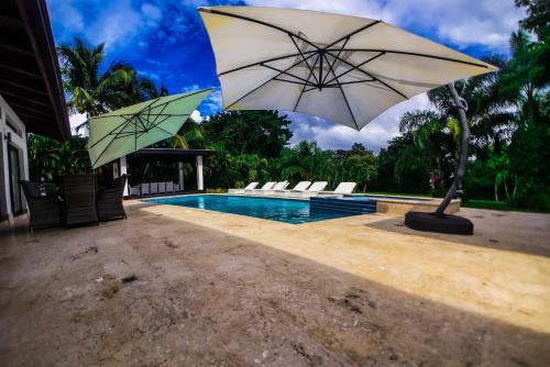 Villa 7 Min Walking From The Beach!