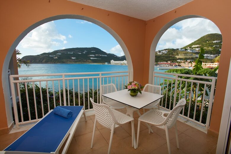 Hotel Divi Little Bay Beach Resort