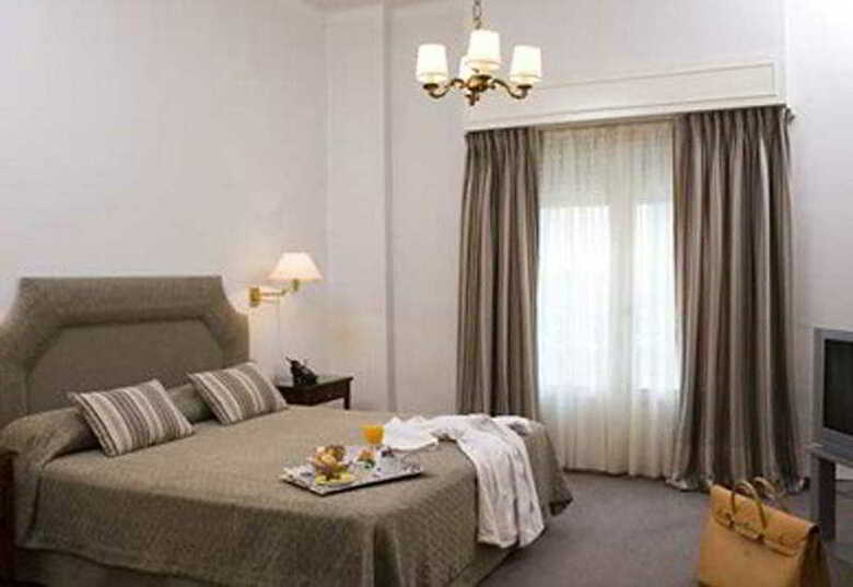 Lafayette Hotel