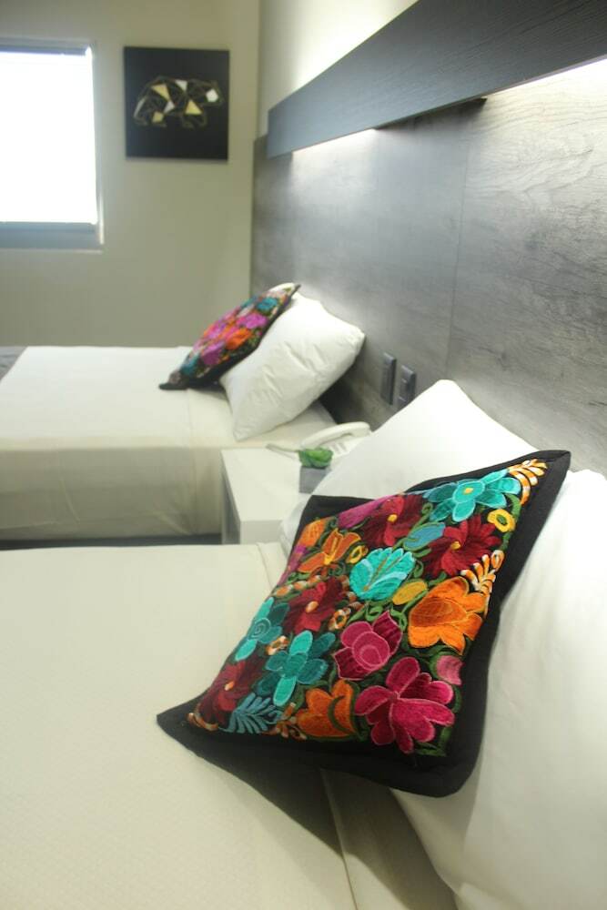 Hotel Homesuites Malecon