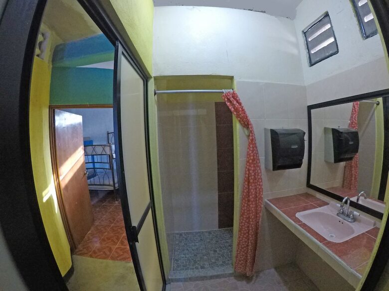 Hostel Playa By The Spot