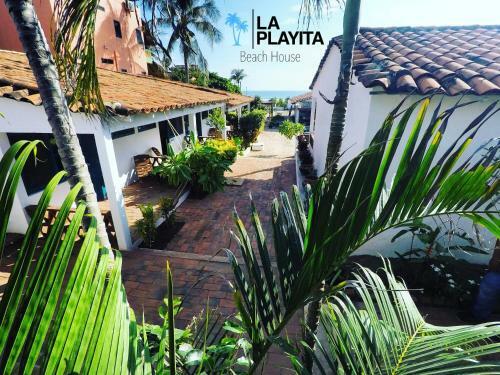 Hostal La Playita Beach House