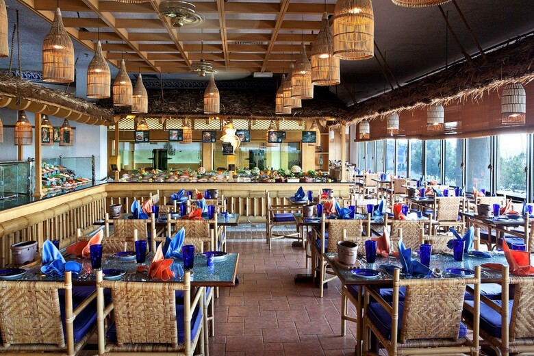 Radisson Blu Hotel, Dubai Deira Creek