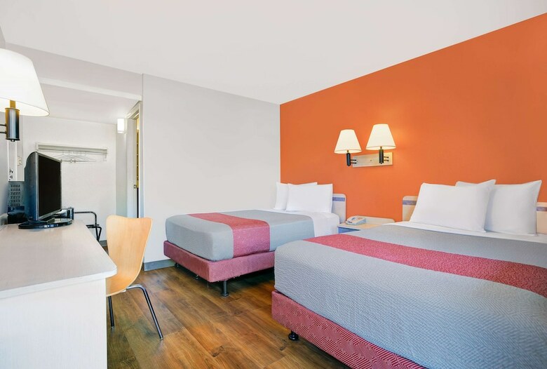 Hotel Motel 6 Portland East
