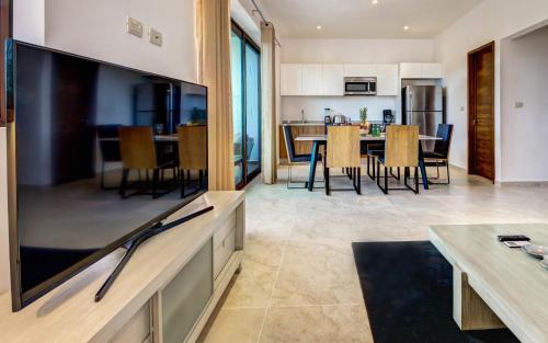 Lunata Apartment 102