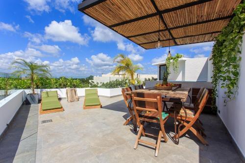 Tulum Apartment With Private Rooftop & Pool