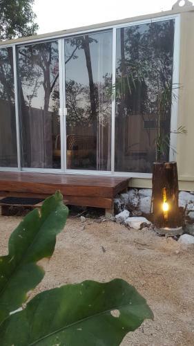Containme Eco Chic Hotel
