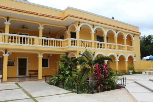 Hotel & Hacienda Scarlette