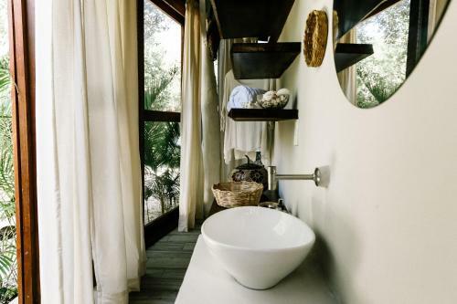 Hotel Mamasan Treehouses & Cabins