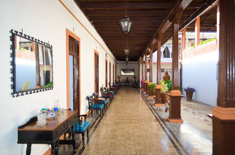 Hotel Villa De Flores