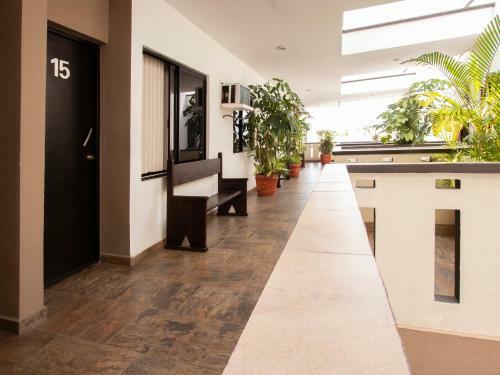 Suites Invernadero Hotel