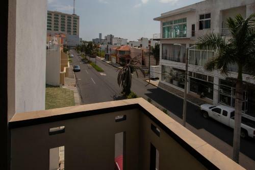 Suites Invernadero Hotel