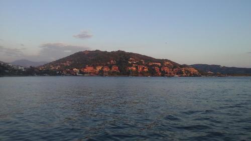 Hostal Casitas El Escondite Playa La Ropa