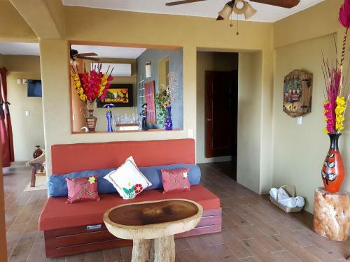 Casa Arcoiris Zihuatanejo B&B