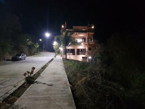Casa Arcoiris Zihuatanejo B&B