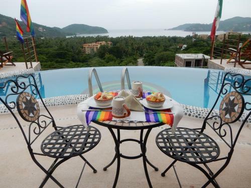 Casa Arcoiris Zihuatanejo B&B