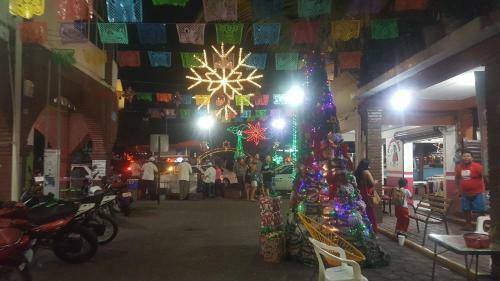 Casa Arcoiris Zihuatanejo B&B