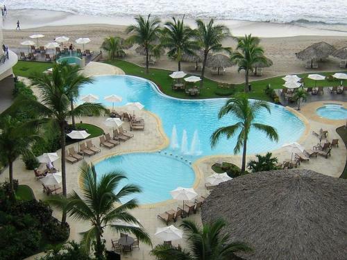 Grand Residencial Ixtapa Apartment
