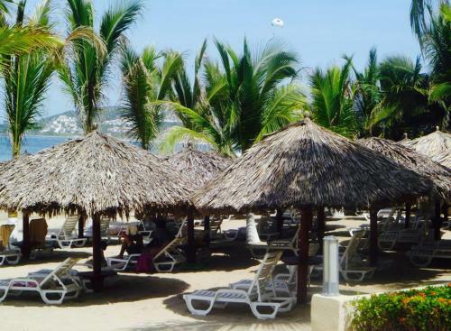 Grand Residencial Ixtapa Apartment