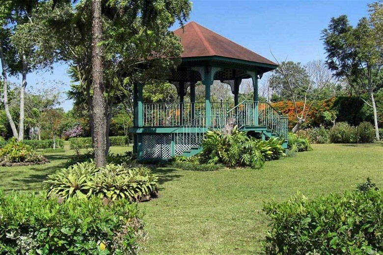 Hotel Bougainvillea
