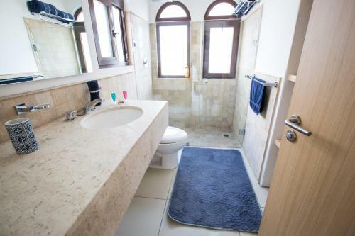 Apartamento Departamento 2 Br Cerca De La Aurora