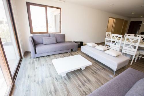 Apartamento Departamento 2 Br Cerca De La Aurora