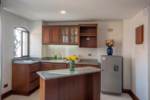 Hotel Travelers Suites Juanamb�