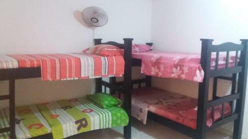 Hostal Emeraua Hospedaje