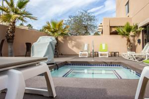 Hotel **comfort Suites Old Town Scottsdale**