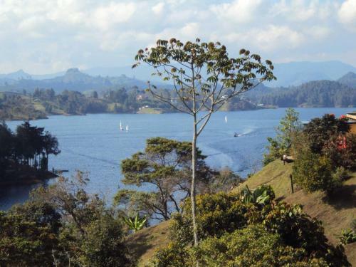 Hotel Villa El Oasis Guatape Lake