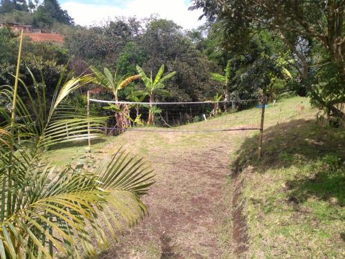 Hermoso Chalet En Zona Camprestre