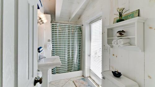 Coastal Cottage - Three Bedroom Home