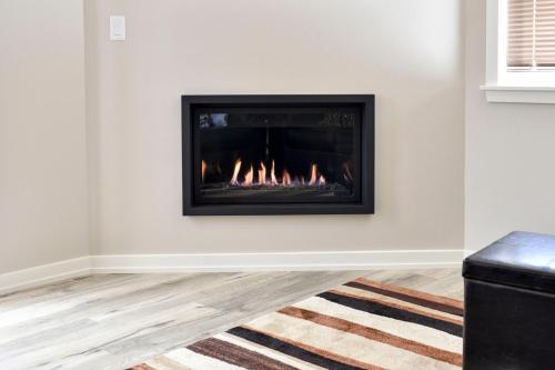 Alder Flat Is New, Fresh And Modern! Great Location 30 Night Min