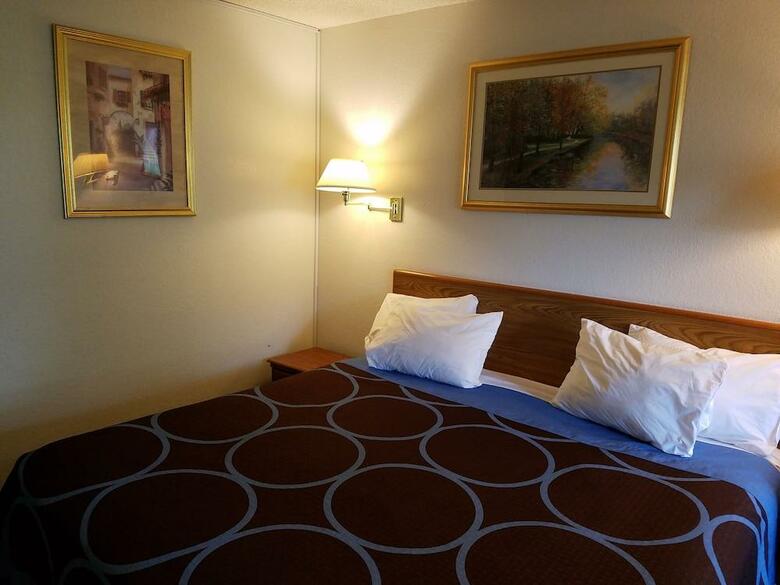 Hotel Super 8 Motel -auburn