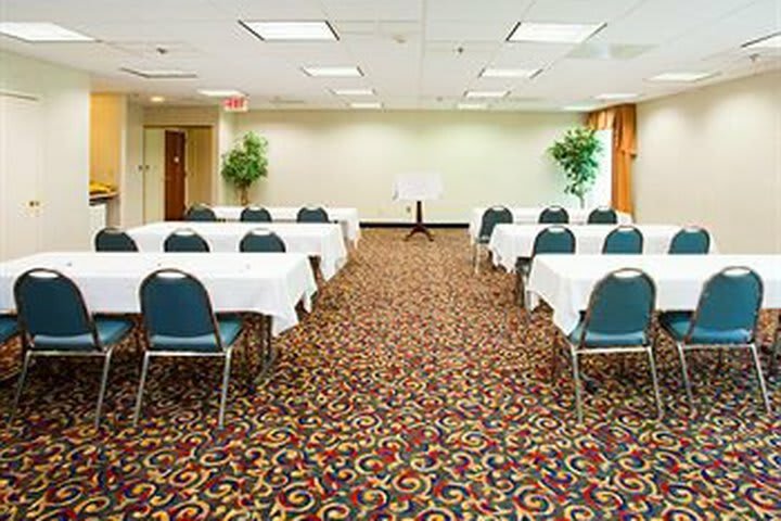 Hotel Holiday Inn Express Hillsborough (durham Area)