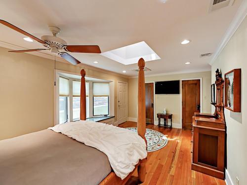1212 Baylor Street Home