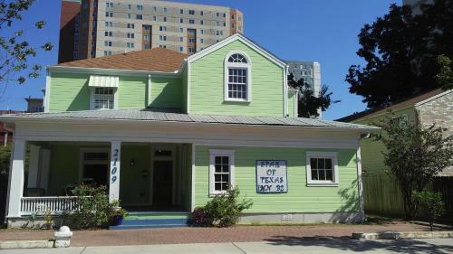 Bed & Breakfast Star Of Texas Inn Building Two