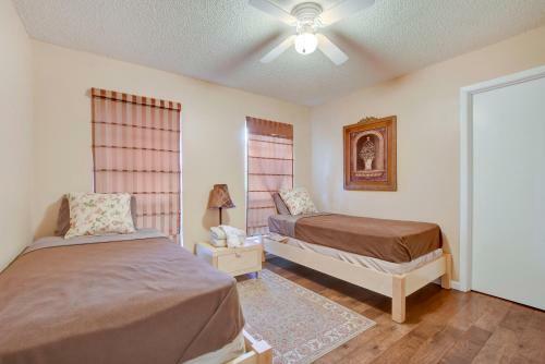 907 E Live Oak St Townhouse Unit 1 And 2