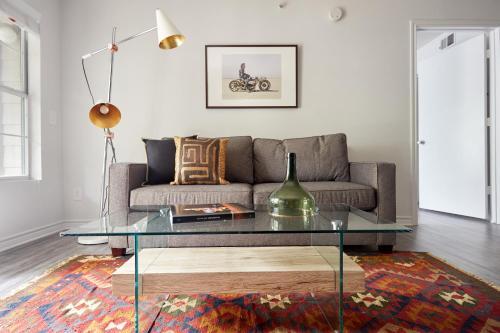 The Domain Premier Suites By Sonder